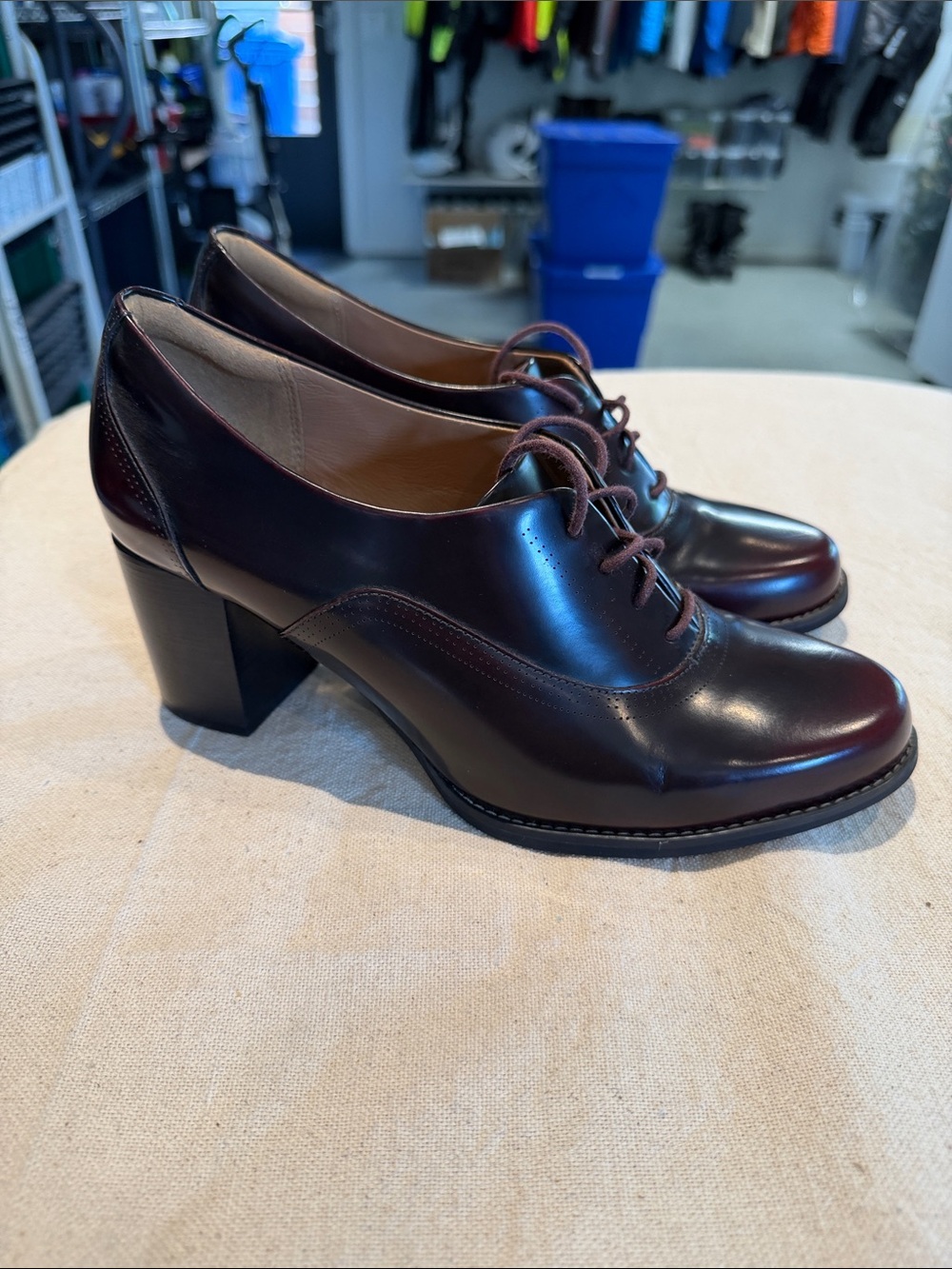 Classic Women's Lace-Up Block Heel Oxfords in Deep Burgundy 8M